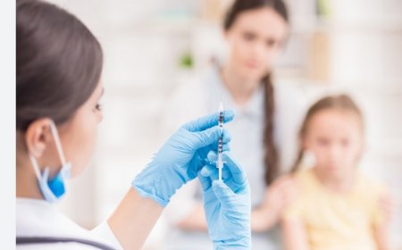 Ergenlik dönemi aşıları, sağlıklı bir erişkinliğin temel taşını oluşturur