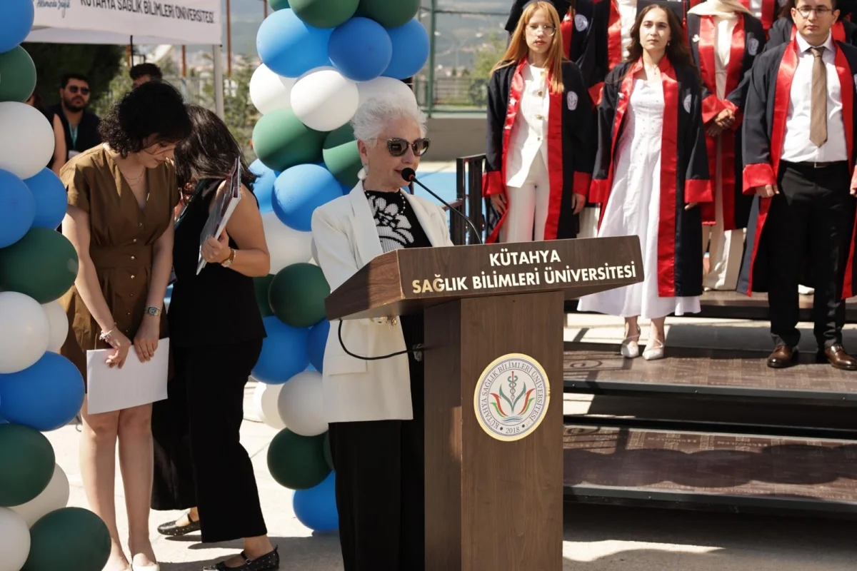 Gülsüm Güral Diş Hekimliği Fakültesi yeni mezunlarını törenle uğurladı