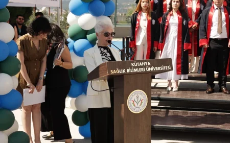 Gülsüm Güral Diş Hekimliği Fakültesi yeni mezunlarını törenle uğurladı